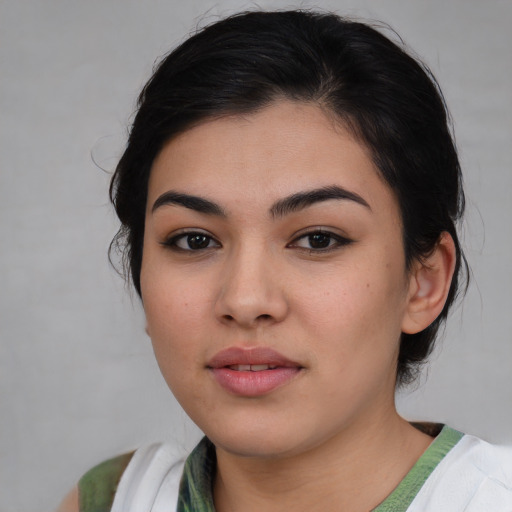 Neutral latino young-adult female with medium  brown hair and brown eyes