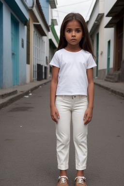 Honduran child girl with  brown hair