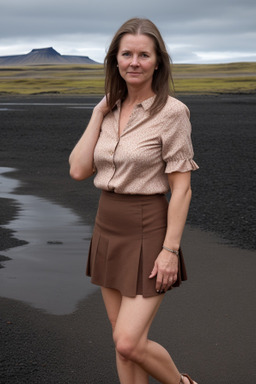 Icelandic 45 years female with  brown hair