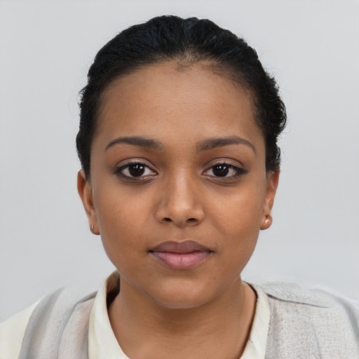 Neutral latino young-adult female with short  brown hair and brown eyes