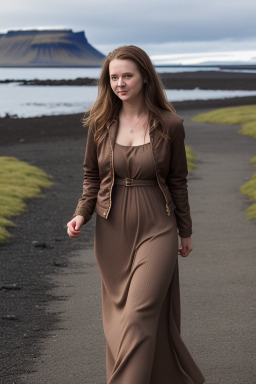 Icelandic adult female with  brown hair